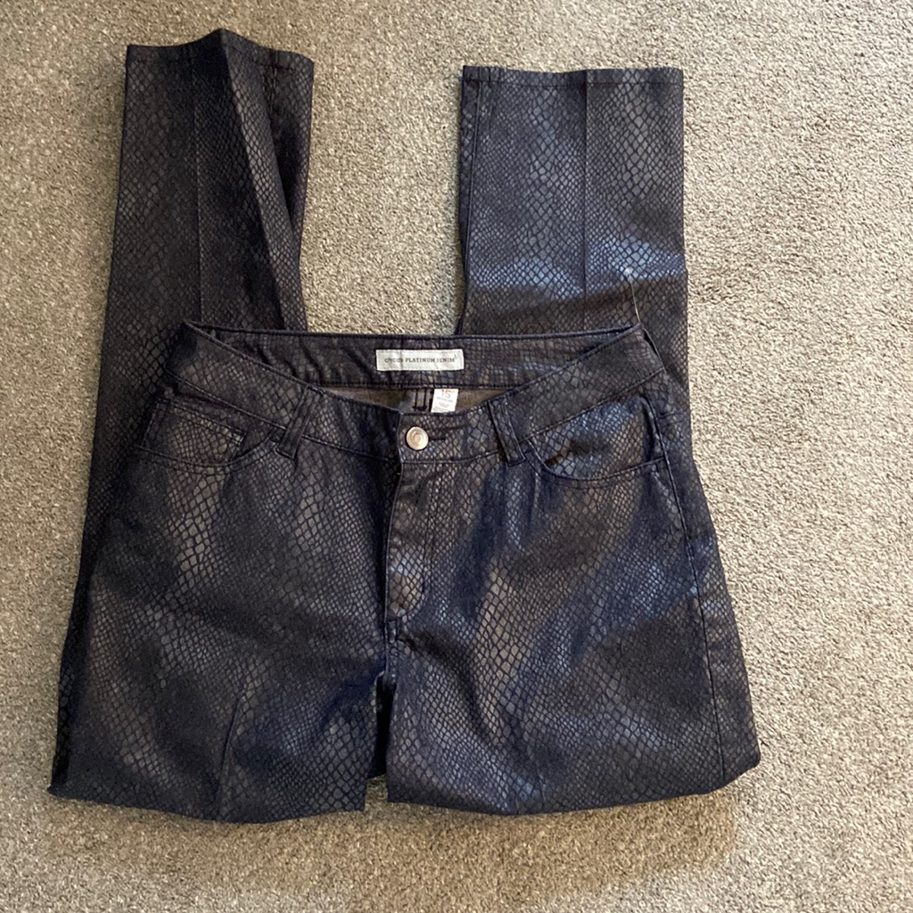 Women’s Chico Platinum Denim Snakeskin Patterned Jeans Black Dark Grey 1.5